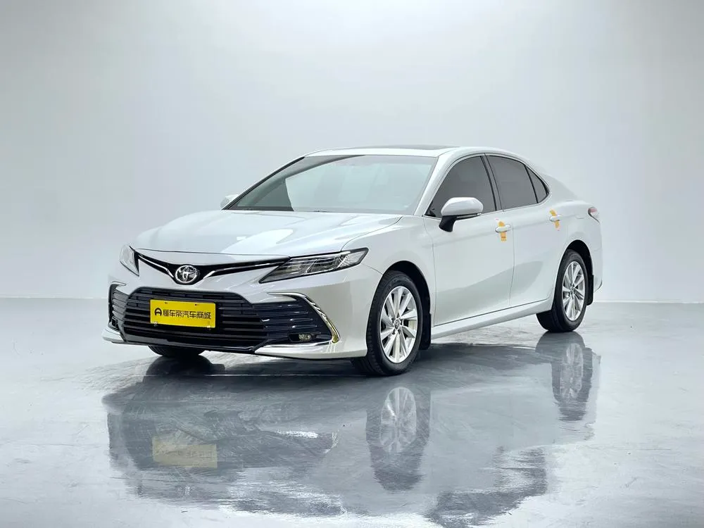 Toyota Camry 2.0GVP Leading Edition, 2023 — фото 1