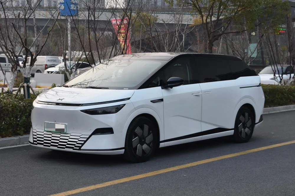 XPeng X9, 2024