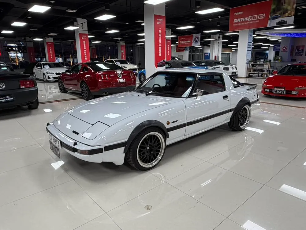 Mazda RX-7 Savanna RX-7 ∞, 1990 — фото 1