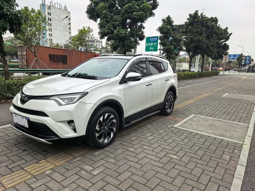 Toyota RAV4 2.5L Auto 4WD Elite i Edition, 2018 — фото 1