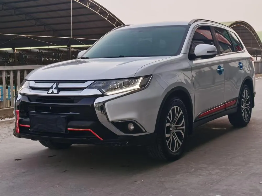 Mitsubishi Outlander 2.0L 2WD Glory Edition 5 Seater, 2018 — фото 1