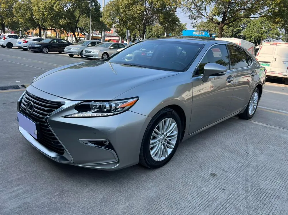 Lexus ES 200 Elite Edition, 2015 — фото 1
