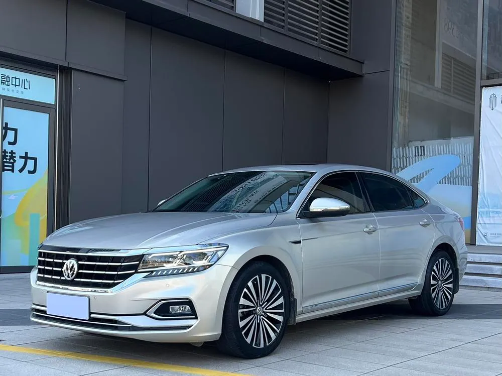 Volkswagen Passat 330TSI Luxury Edition CN6, 2019 — фото 1