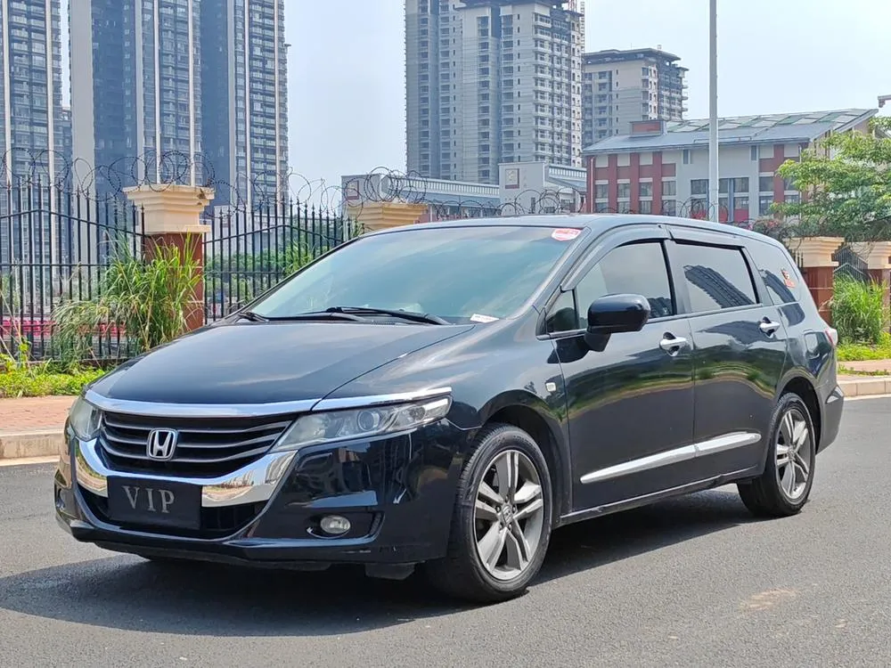 Honda Odyssey Dynamic 2.4L Luxury Edition, 2011 — фото 1