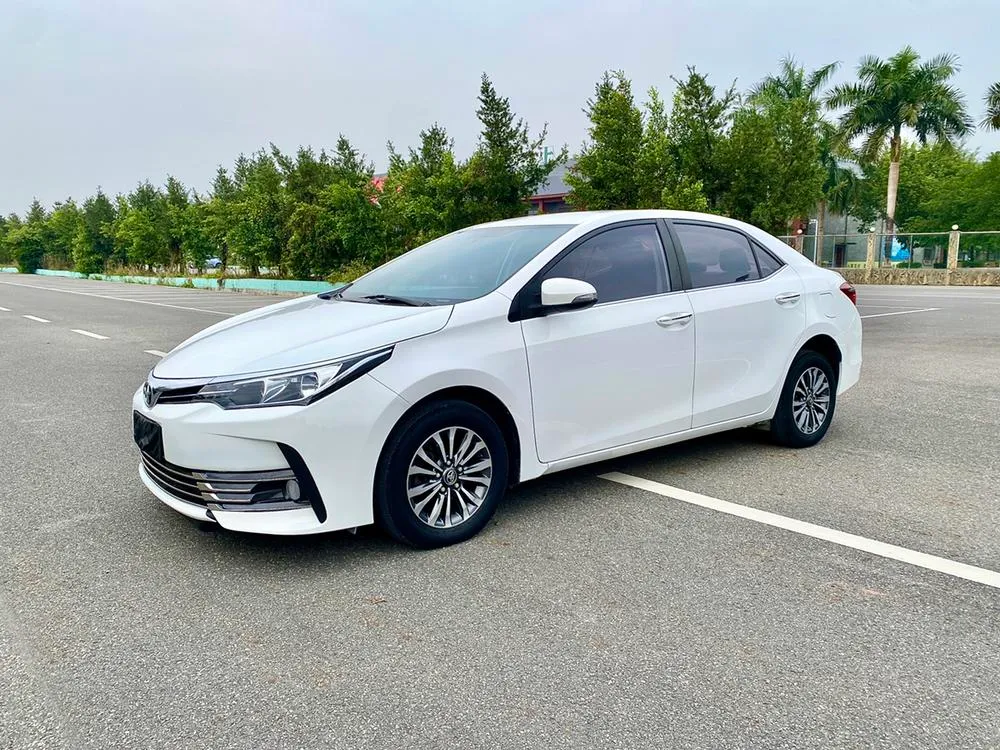 Toyota Corolla Facelift 1.2T S-CVT GL CN5, 2017 — фото 1
