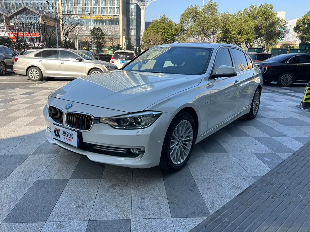 BMW 3-Series Facelift 320Li Luxury, 2013 — фото 1