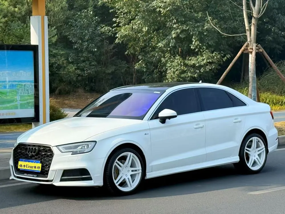 Audi A3 30 Version Limousine 35 TFSI Sport Version, 2018 — фото 1