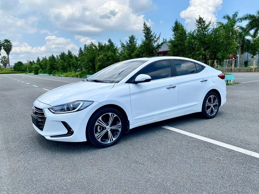 Hyundai Elantra Lingdong 1.4T Dual Clutch Stylish · Version, 2019 — фото 1