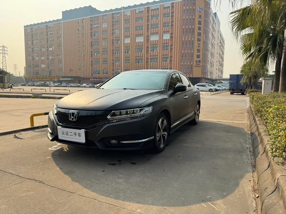 Honda Spirior 2.4L Premium Edition, 2015 — фото 1