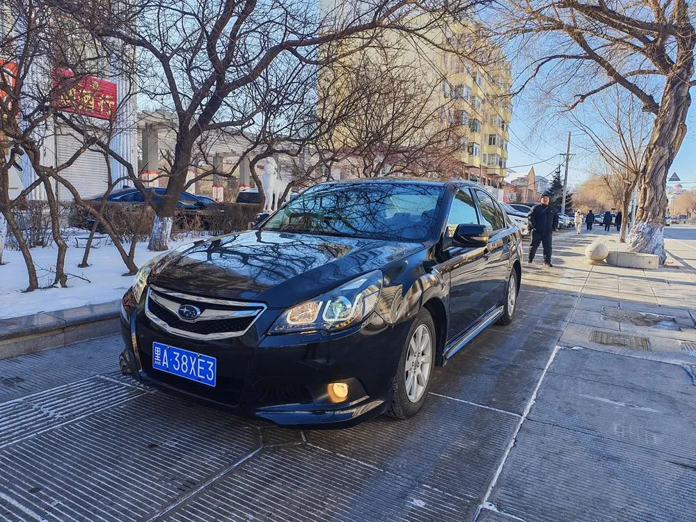 Subaru Legacy 2.0i Luxury Edition, 2010 — фото 1
