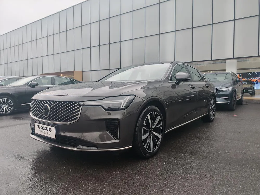 Volvo S90, 2026