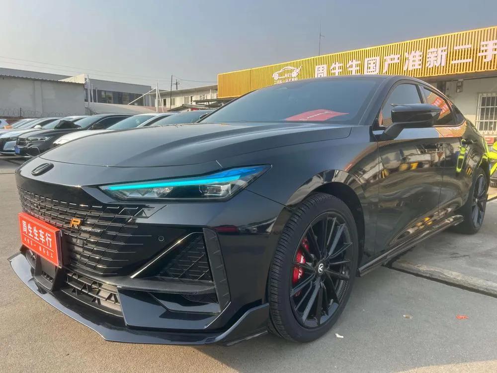 Changan UNI-V 1.5T Sport Edition, 2023 — фото 1