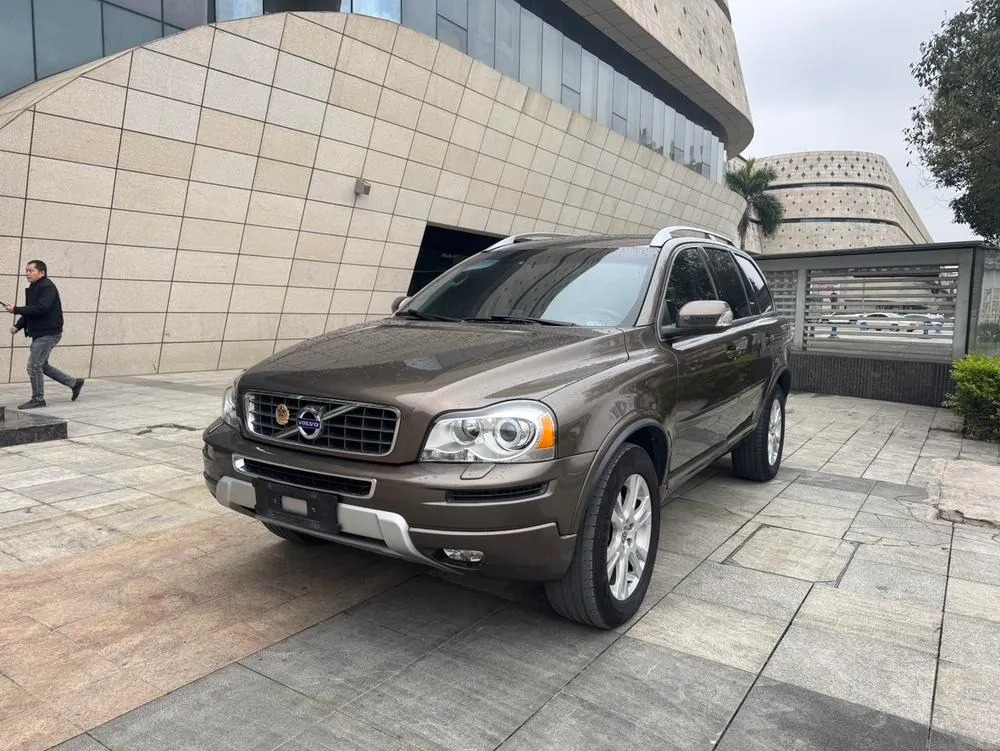 Volvo XC90 2.5T T5 Luxury Upgraded Edition, 2013 — фото 1