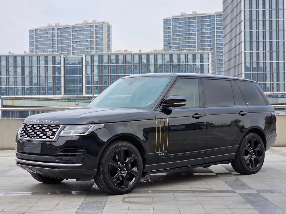 Land Rover Range Rover 3.0 V6 SC Extended Edition, 2019 — фото 1