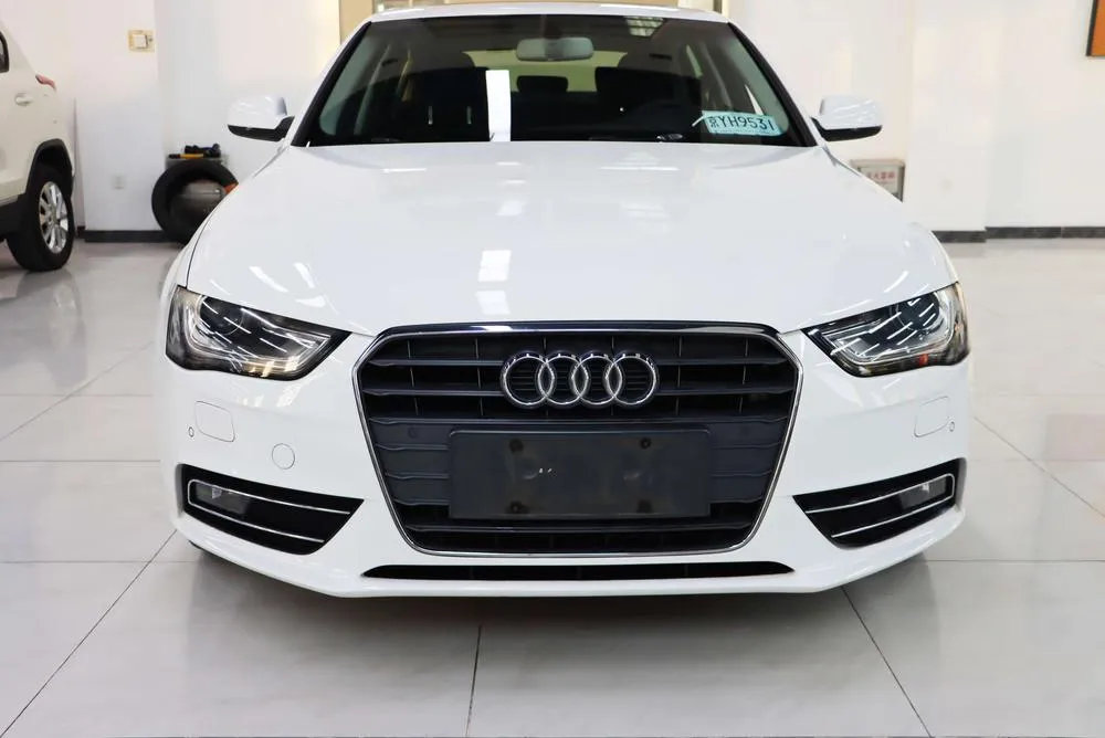 Audi A4L 35 TFSI Auto Standard Version, 2013 — фото 1