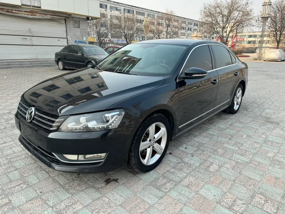Volkswagen Passat 1.8TSI DSG Premium Edition, 2014 — фото 1