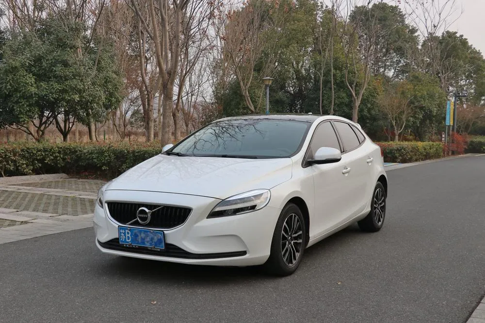 Volvo V40 T3 Edition, 2017 — фото 1