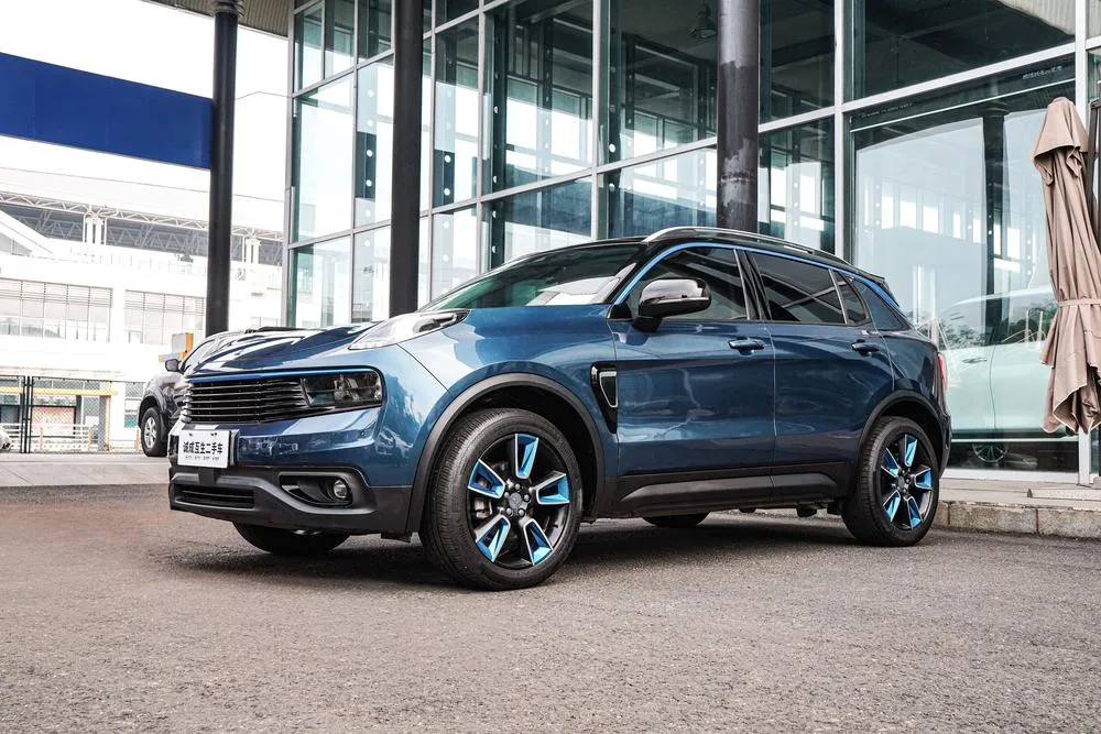 Lynk & Co 01 2.0T 2WD Pro Edition, 2017 — фото 1