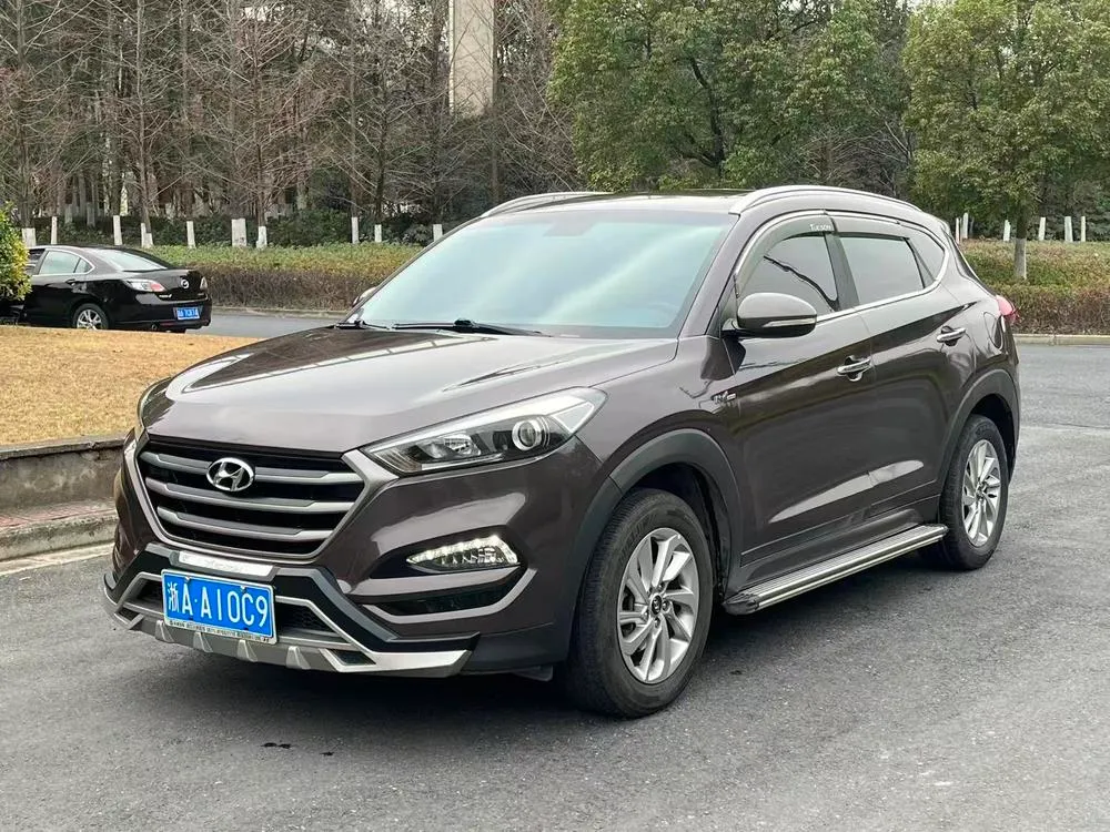 Hyundai Tucson 1.6T Dual Clutch 2WD Smart Version, 2015 — фото 1