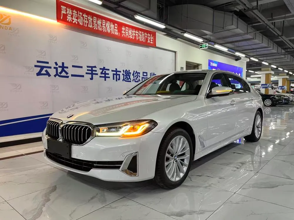 BMW 5-Series Facelift 525Li Luxury, 2022 — фото 1