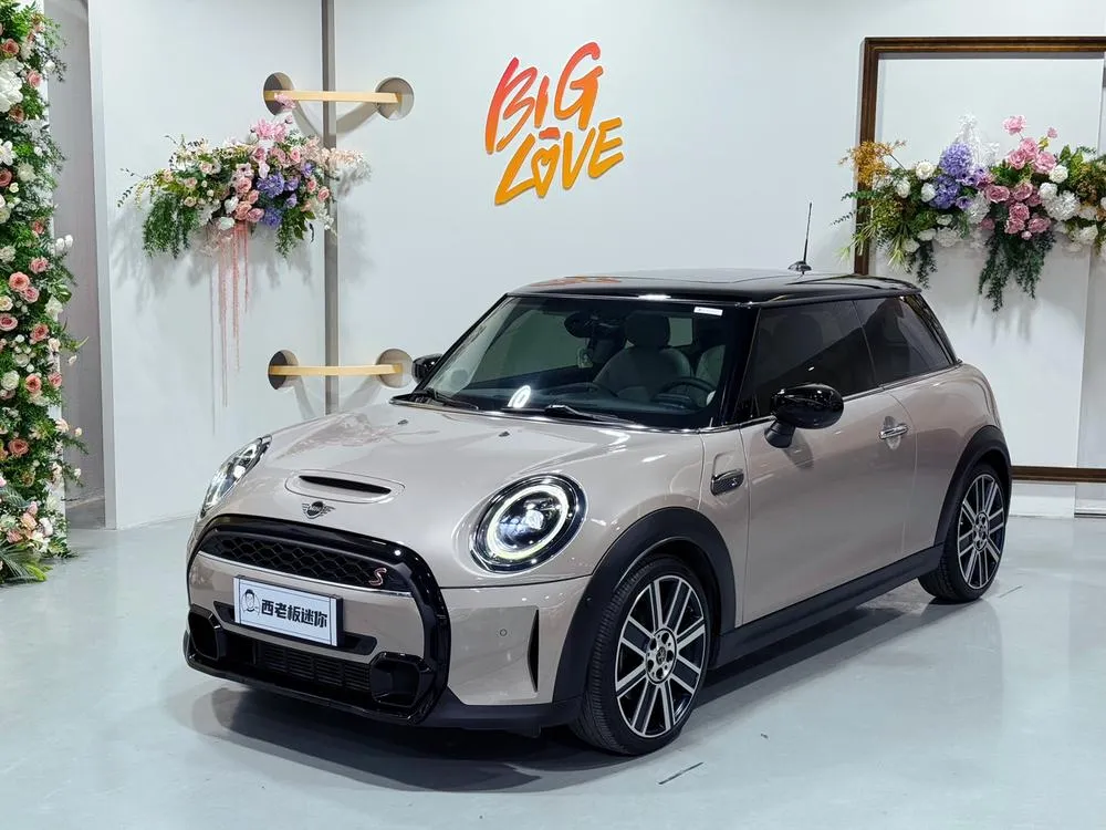MINI MINI, 2022