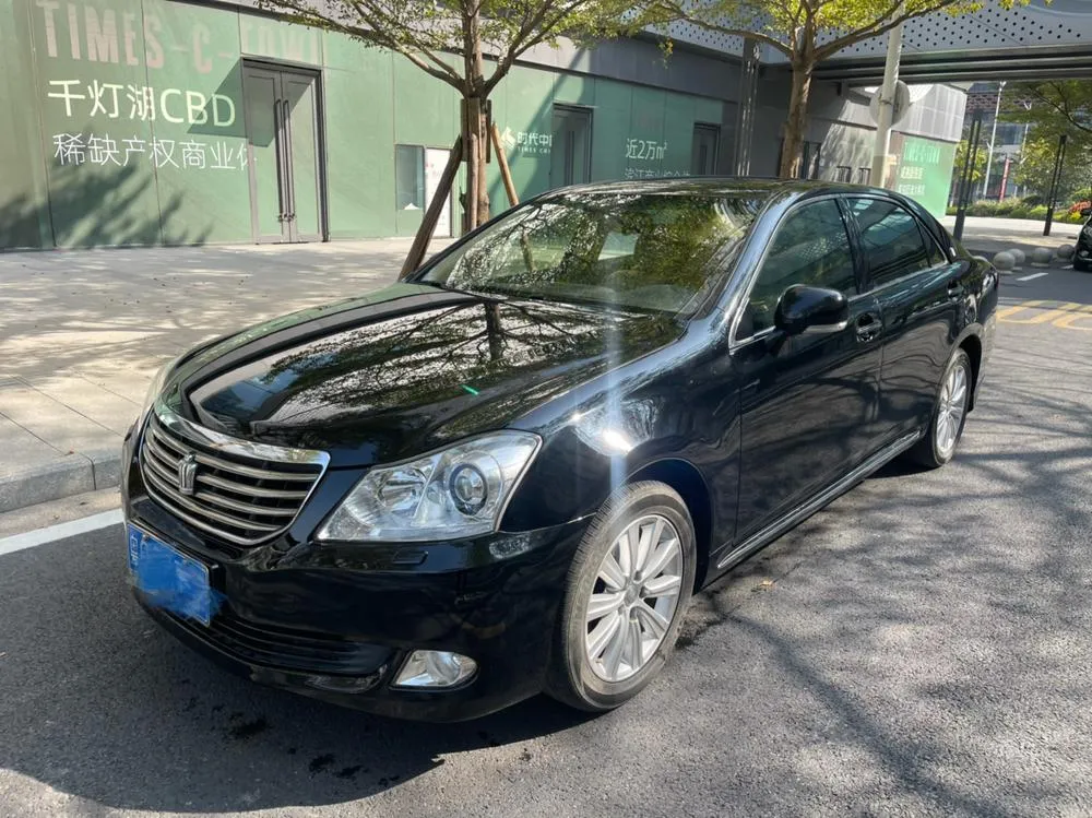 Toyota Crown 2.5L Royal Leather Navigation Edition, 2010 — фото 1
