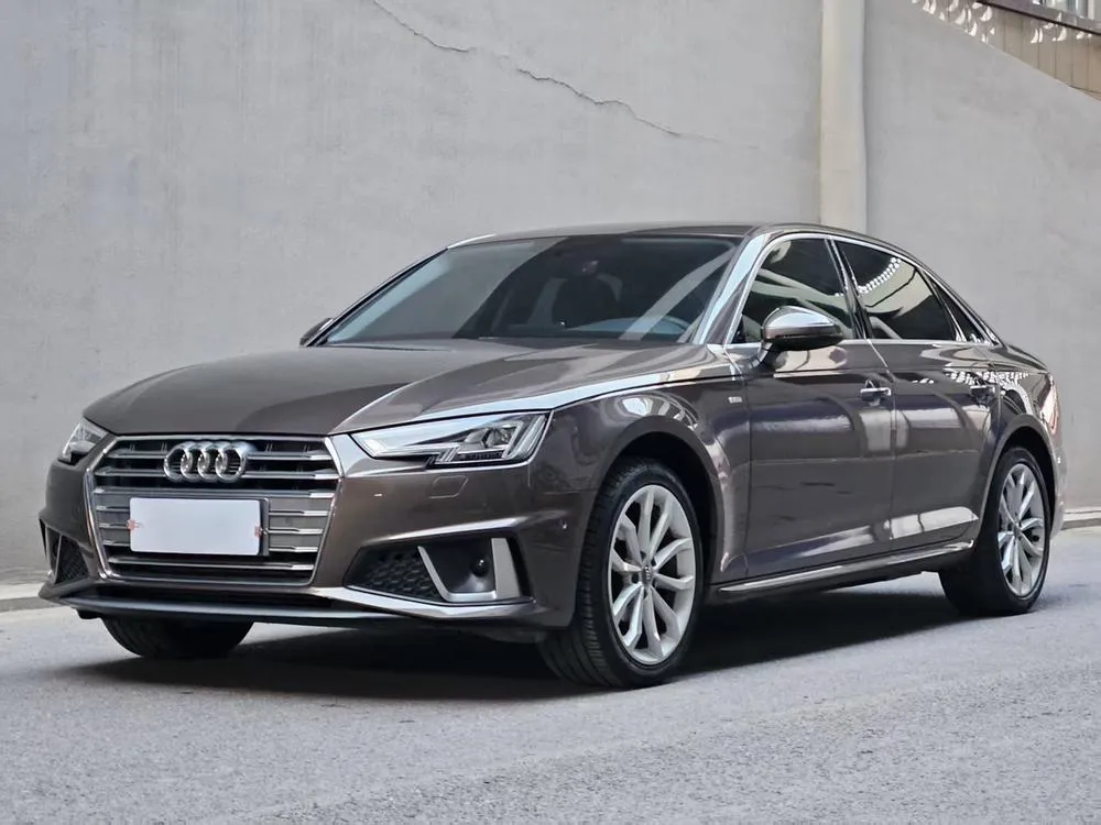 Audi A4L 40 TFSI Fashion Version CN5, 2019 — фото 1