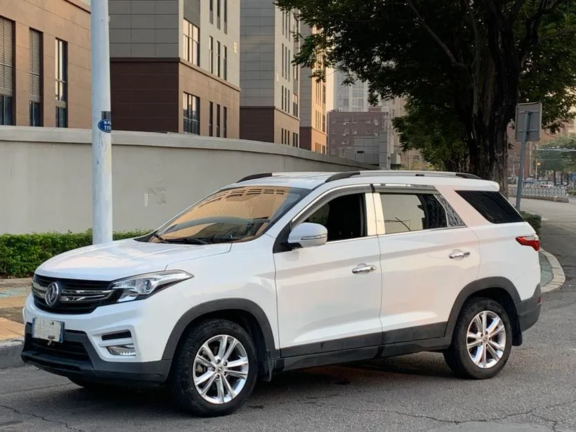 Dongfeng Fengguang Fengon S560 1.8L Manual Comfort Version 7 Seater, 2018 — фото 1