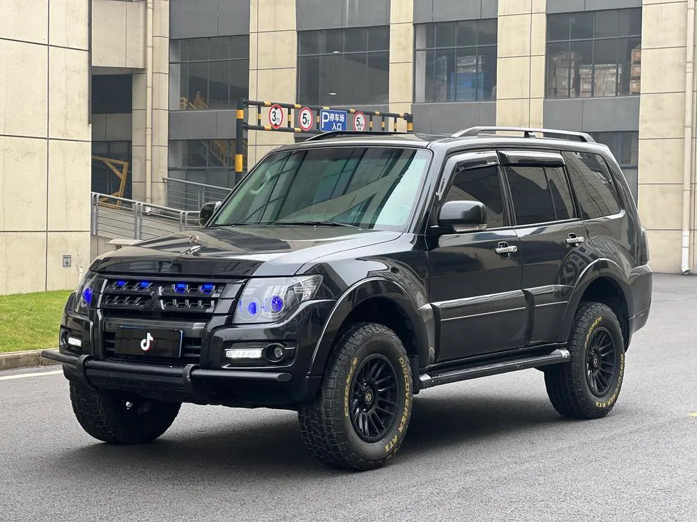 Митсубиси Pajero (Import) 3.0L Auto Standard Edition, 2018 — фото 1