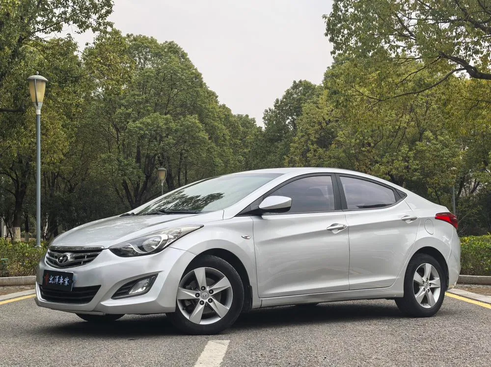 Hyundai Elantra Langdong 1.6L Auto Leading Version, 2013 — фото 1