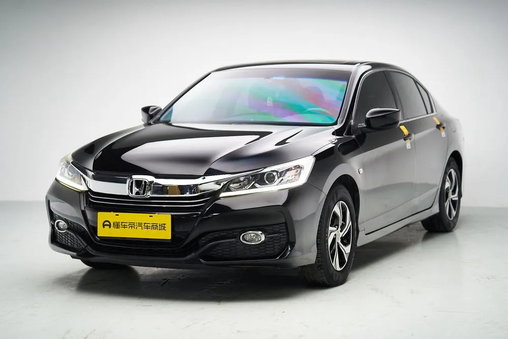 Honda Accord 2.0L Comfort Edition, 2016 — фото 1