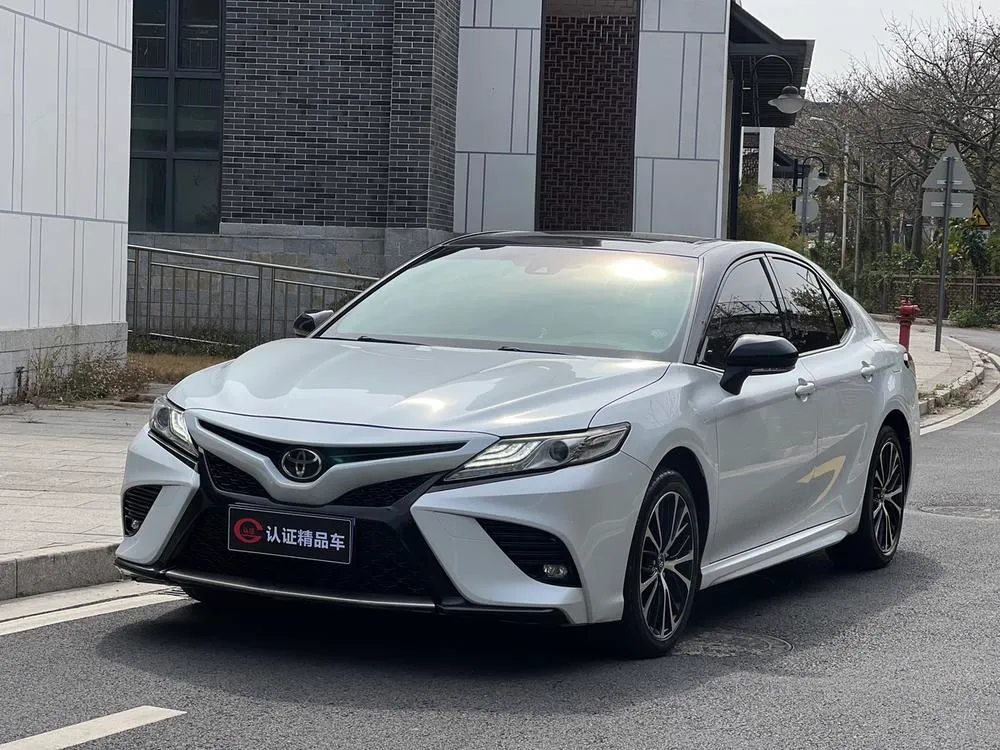 Toyota Camry 2.5S Style Edition, 2018 — фото 1