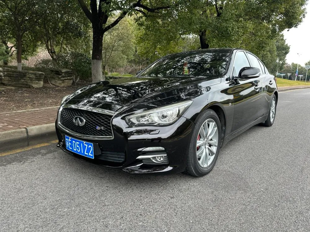Infiniti Q50 3.7L Comfort Edition, 2014 — фото 1