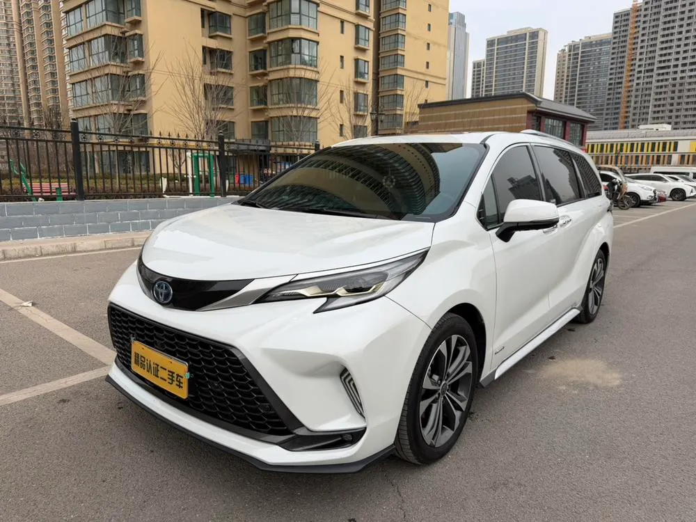 Toyota Granvia Smart Hybrid Dual Engine 2.5L Premium PLUS, 2023 — фото 1