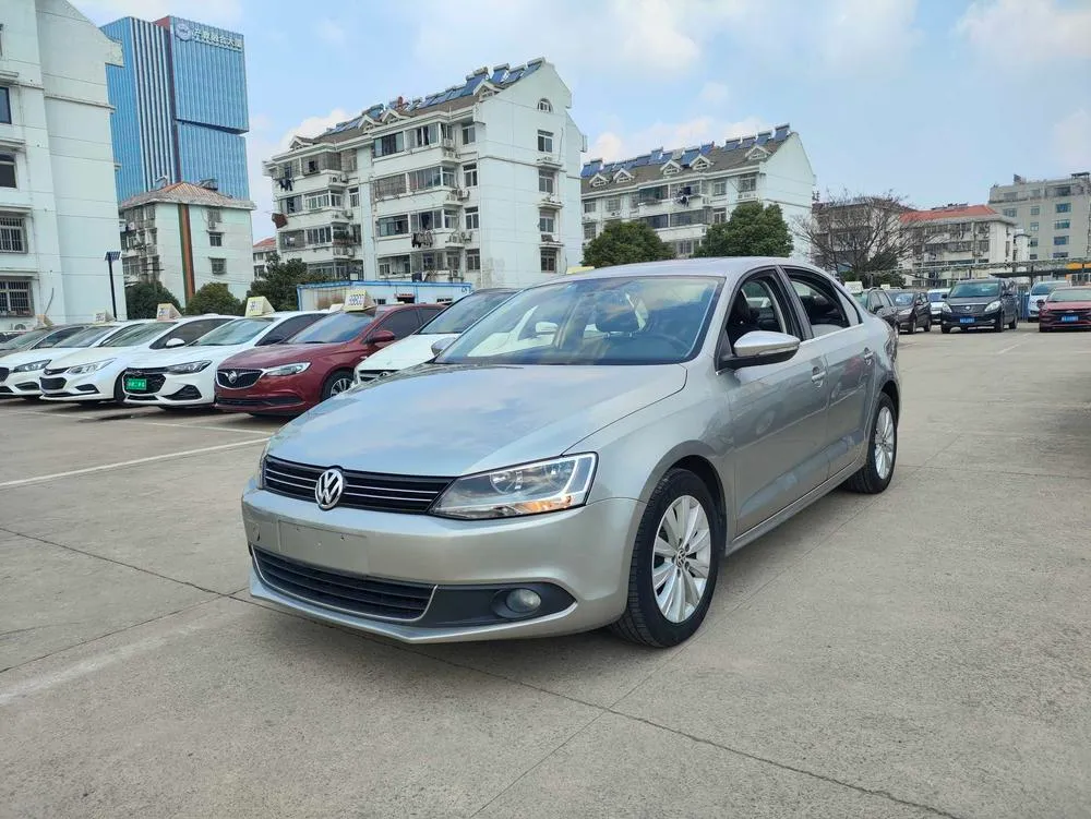 Volkswagen Sagitar 1.6L Auto Comfort Version, 2015 — фото 1