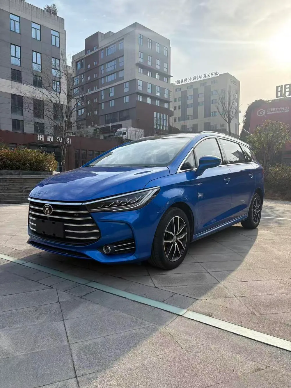 BYD Song MAX 1.5T Auto Smart Connected Premium Version 7 Seater, 2017 — фото 1