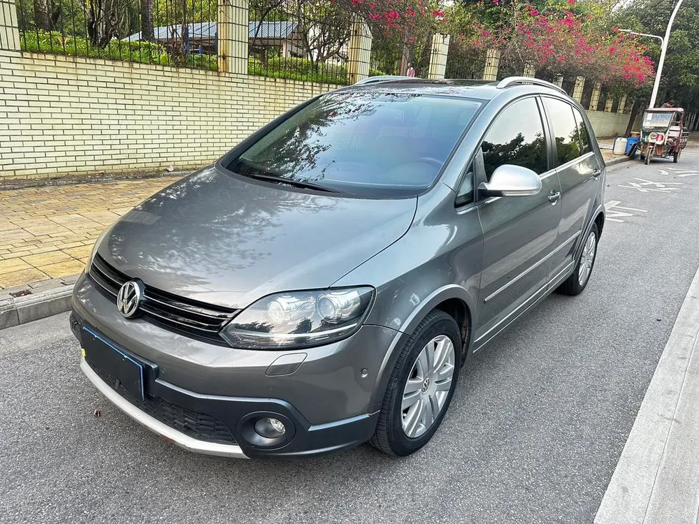 Volkswagen Golf (Import) 1.4TSI Cross Golf, 2011 — фото 1
