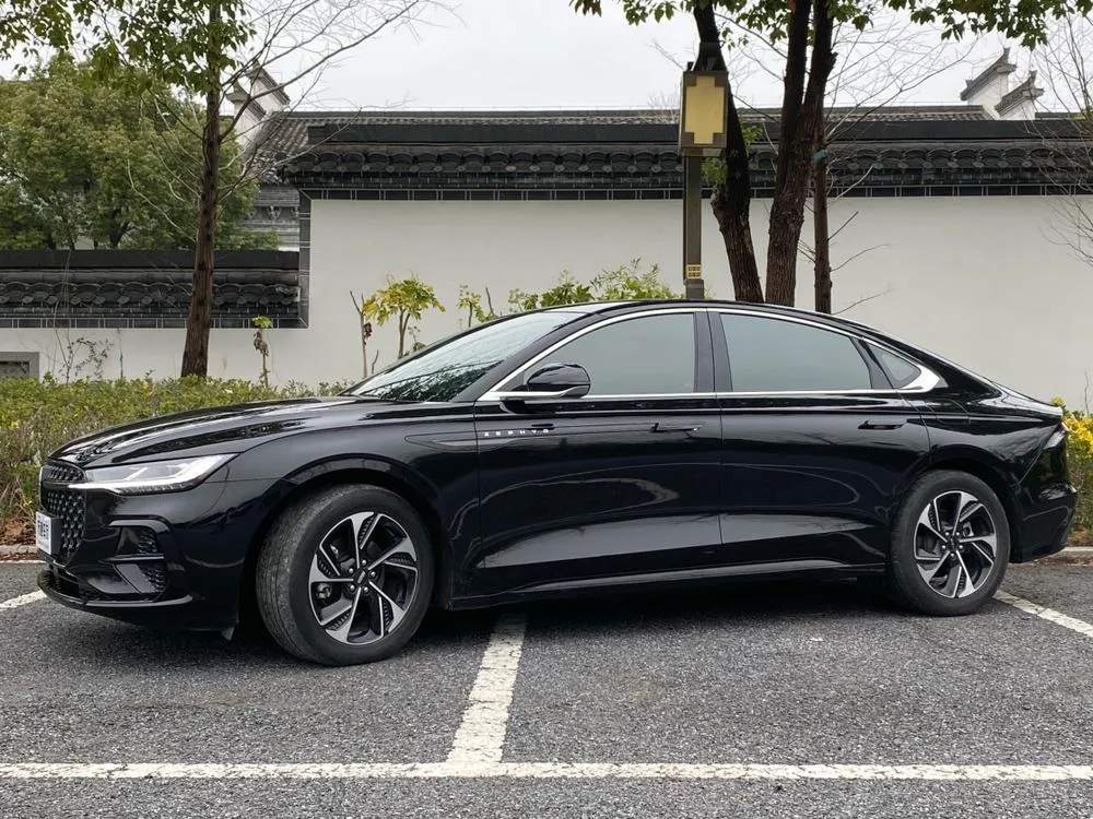 Lincoln Z, 2022