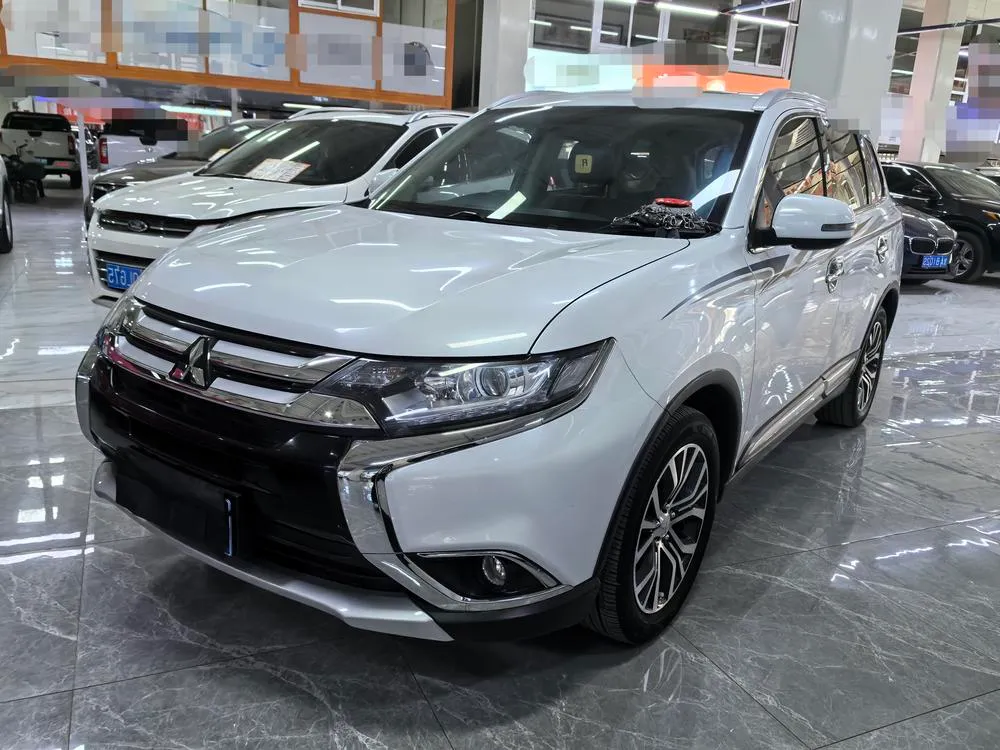 Mitsubishi Outlander 2.0L 2WD Glory Edition 5 Seater, 2018 — фото 1