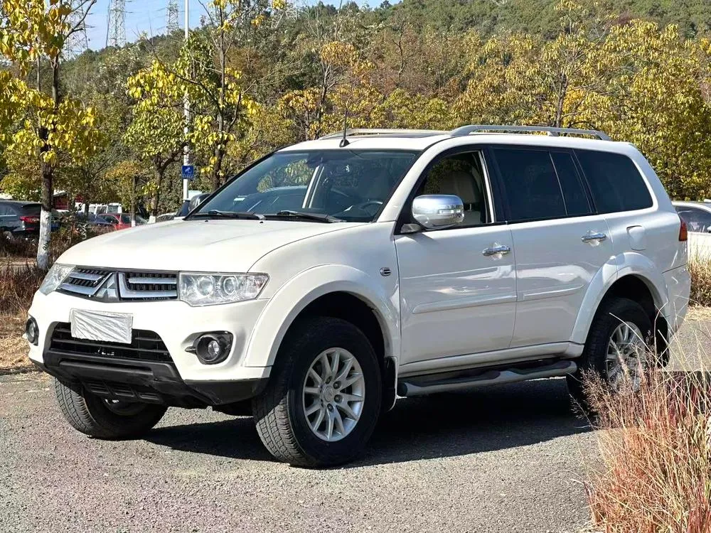 Mitsubishi Pajero Sport, 2013