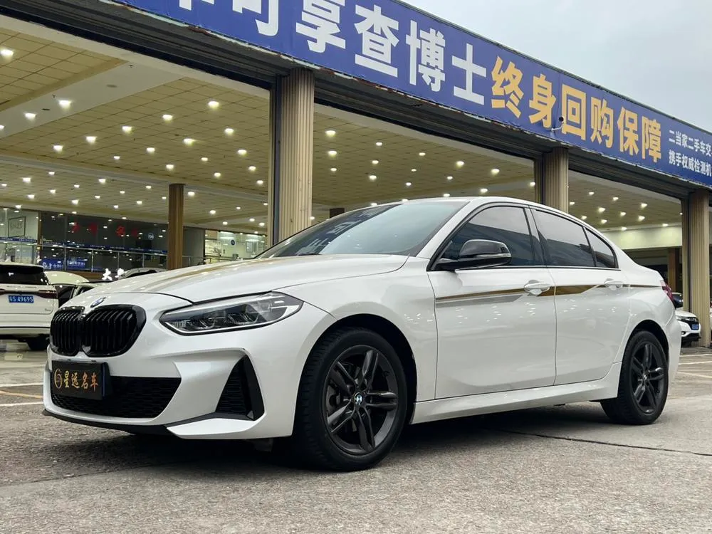 BMW 1-Series 120i M Sport Edition, 2023 — фото 1