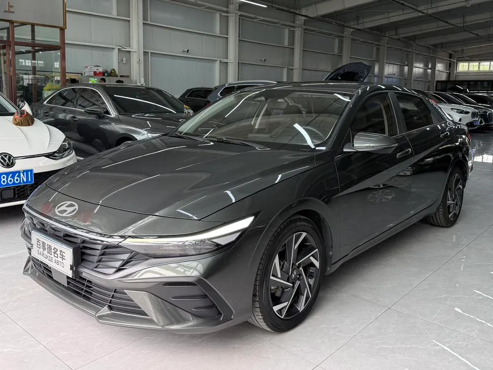 Hyundai Elantra 1.5L CVT LUX Premium Edition, 2023 — фото 1