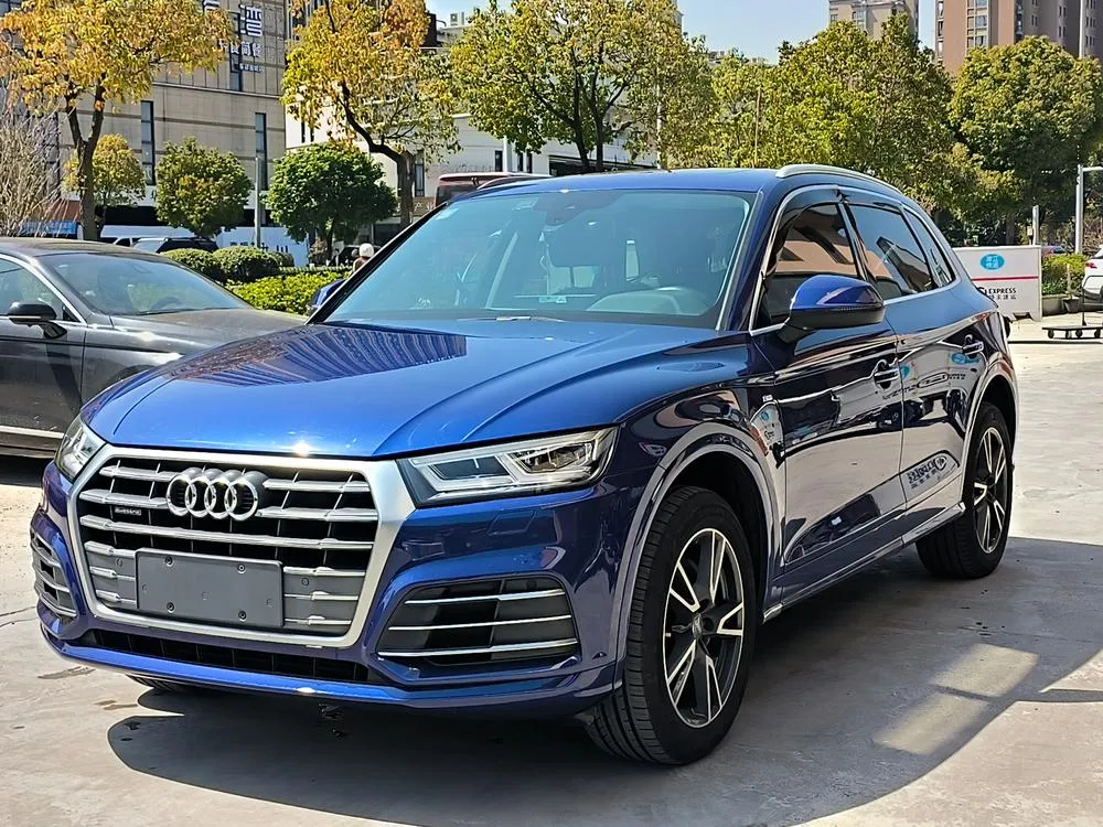Audi Q5L 40 TFSI Fashion Version CN5, 2018 — фото 1