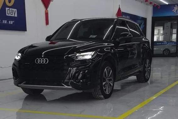Audi Q5L 40TFSI Fashion Version, 2024 — фото 1