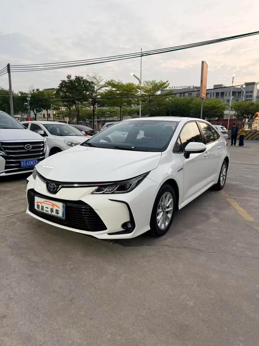 Toyota Corolla Dual Engine 1.8L E-CVT GL-i Elite Edition, 2019 — фото 1