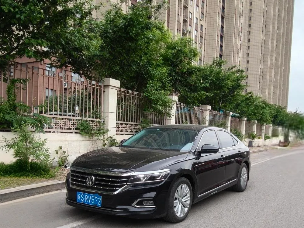 Volkswagen Passat 330TSI Luxury Edition CN6, 2019 — фото 1