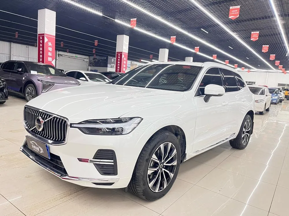 Вольво XC60 B5 4WD Luxury Edition, 2024 — фото 1