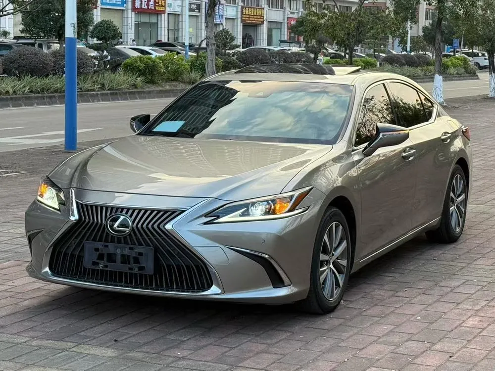Lexus ES, 2020