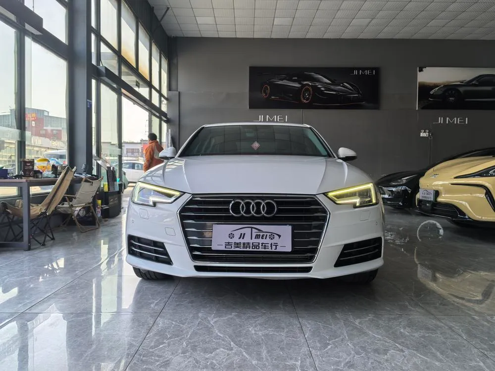 Audi A4L 30 Version 40 TFSI Version, 2018 — фото 1