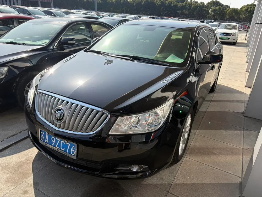 Buick LaCrosse, 2012